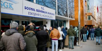 SGK Duyurdu: Yapay Zeka ile 245 Bin Kişinin Emekliliği İptal Edildi!