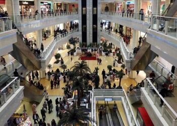 18 Yaşından Küçüklerin AVM’ye Girişi Yasaklandı!