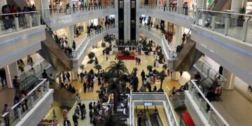 18 Yaşından Küçüklerin AVM’ye Girişi Yasaklandı!